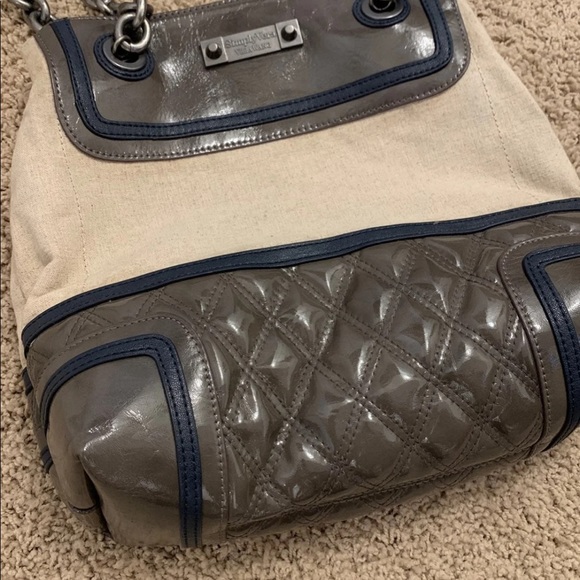 VeraWang Tan Quilted Purse with many pockets - Picture 2 of 8